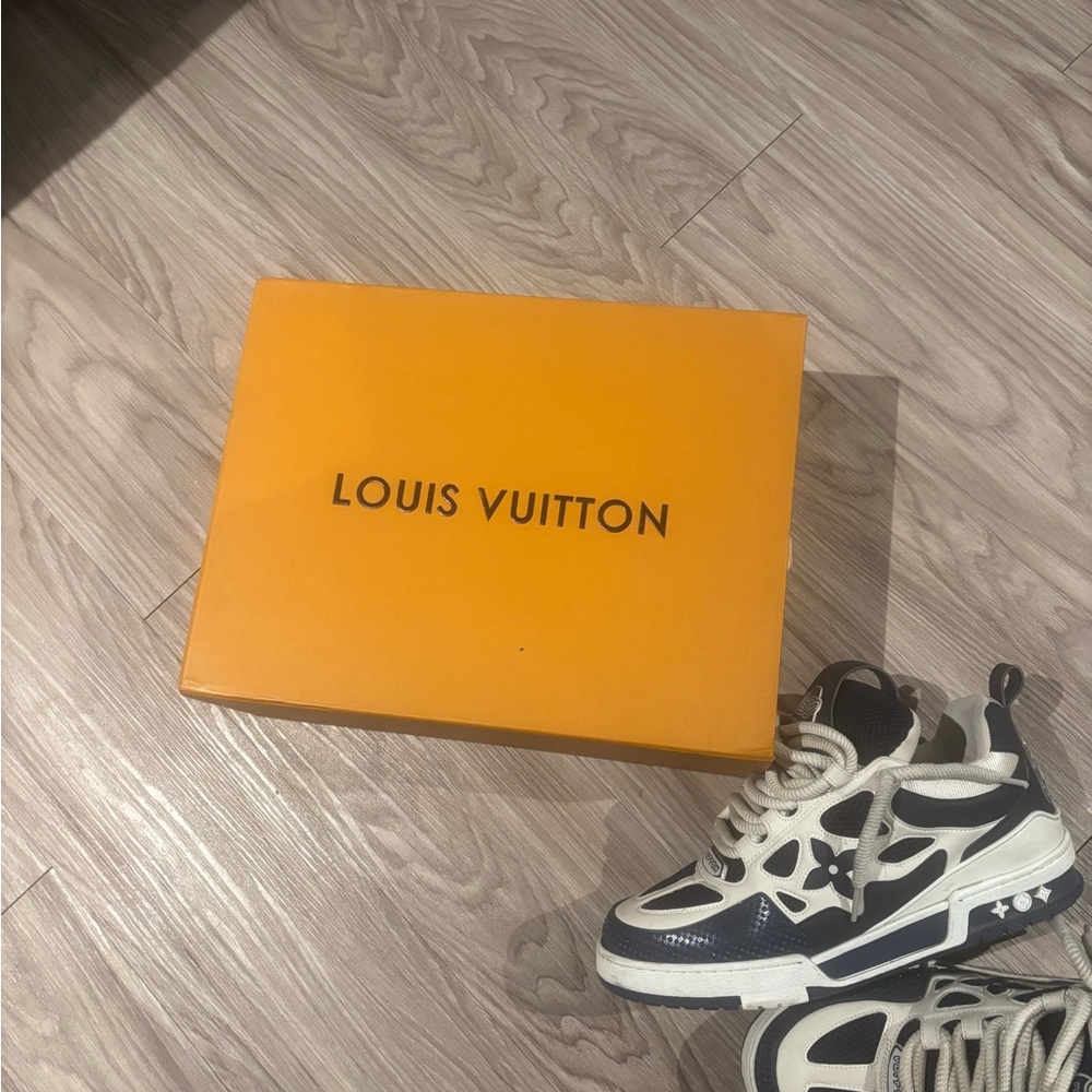 Louis Vuitton Navy and White Sneakers - Picture 2 of 4